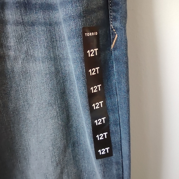 Torrid Luxe Slim Boot cut mid-rise slight flare jeans size 12 Tall rainstorm NWT - Picture 8 of 8
